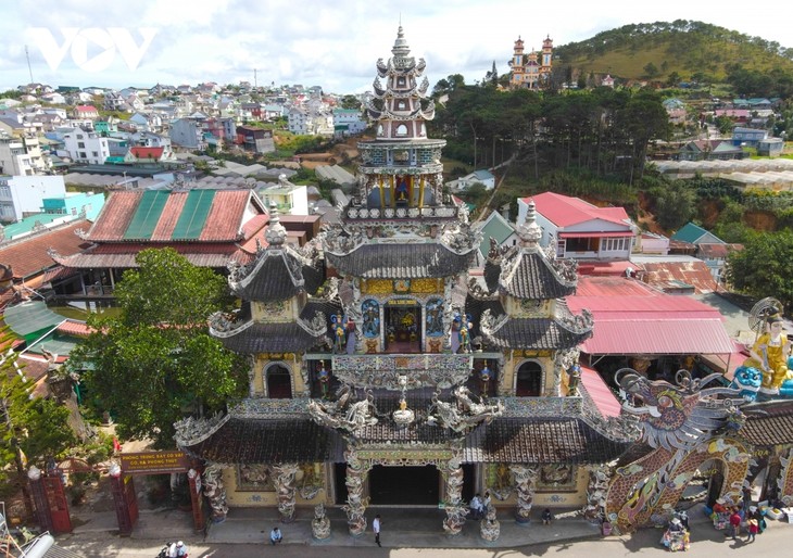 Unique pagoda forms popular attraction in Da Lat city - ảnh 2