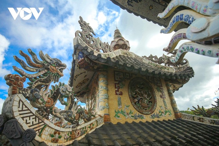 Unique pagoda forms popular attraction in Da Lat city - ảnh 6