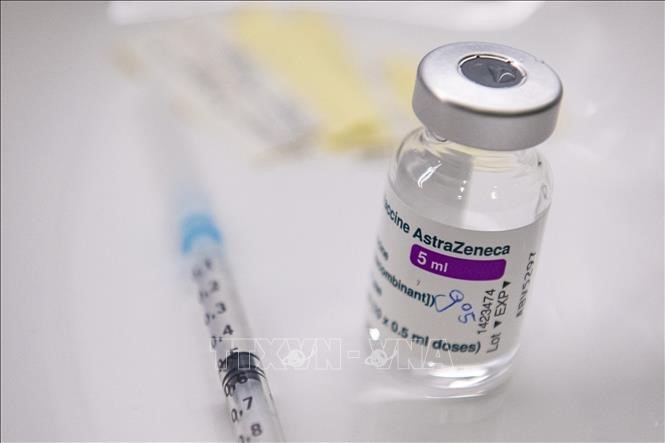 Spanish study finds AstraZeneca vaccine followed by Pfizer dose is safe and effective - ảnh 1