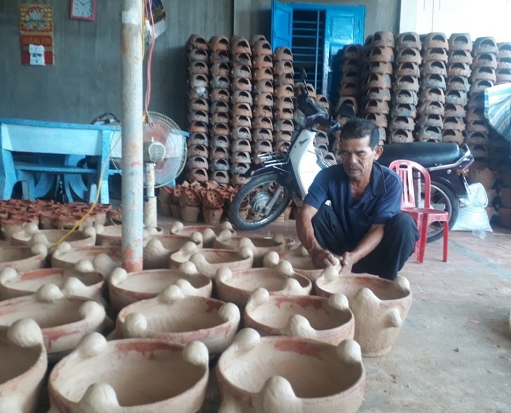Binh Duc pottery village of Cham ethnic group  - ảnh 1
