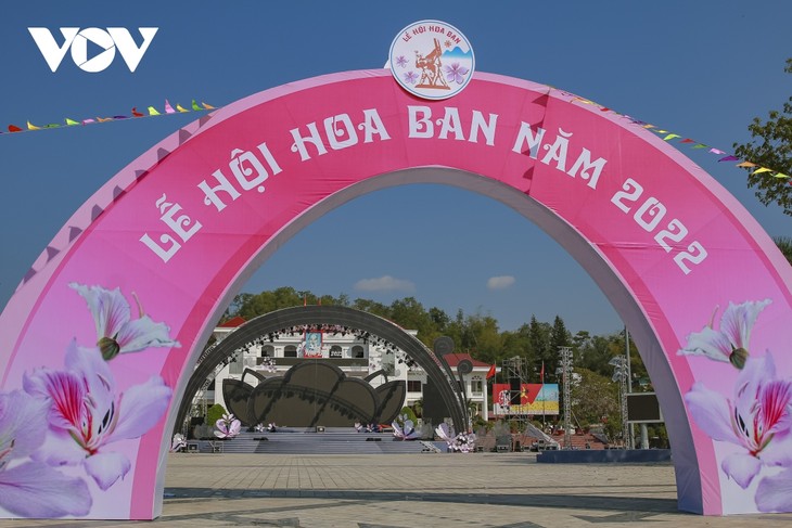 Ban flower festival enlivens northern mountain city - ảnh 1