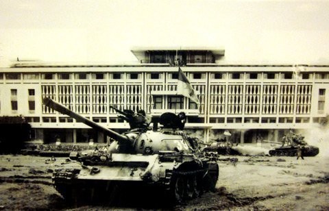 Veranstaltungen zum 37. Jahrestag der Befreiung Südvietnams  - ảnh 1