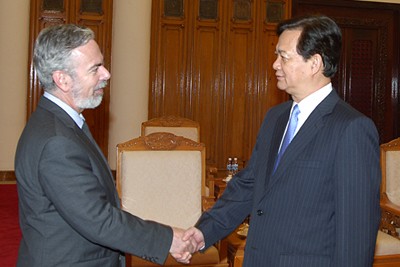 Premierminister Nguyen Tan Dung empfängt den brasilianischen Außenminister - ảnh 1