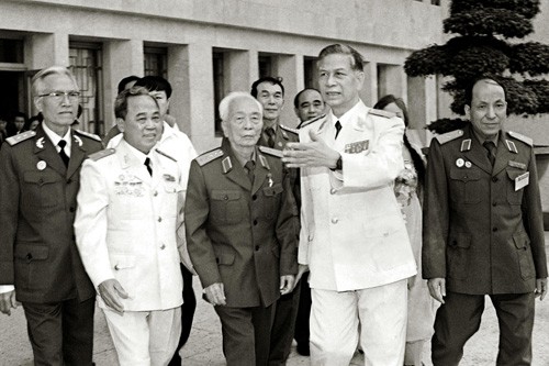 Bilder des berühmten Generals Vo Nguyen Giap - ảnh 2