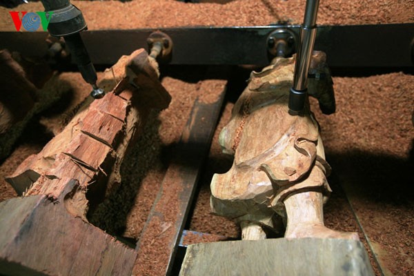 Feinheit der Holzgravur in Thiet Ung - ảnh 4