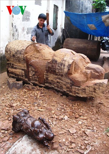 Feinheit der Holzgravur in Thiet Ung - ảnh 9