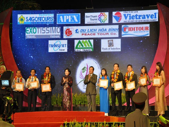 Treffen zur Ehrung der Markenzeichen des vietnamesischen Tourismus - ảnh 1