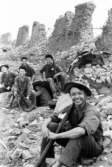 Aktivitäten zum 38. Jahrestag der Befreiung Südvietnams und der Vereinigung des Landes - ảnh 1