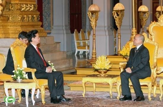 Premierminister Nguyen Tan Dung beendet seinen Kambodschabesuch - ảnh 1