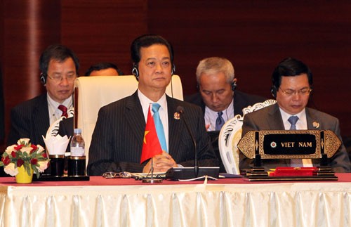 Vietnamesen befürworten Ansprache des Premierministers Nguyen Tan Dung auf dem ASEAN-Gipfeltreffen - ảnh 1