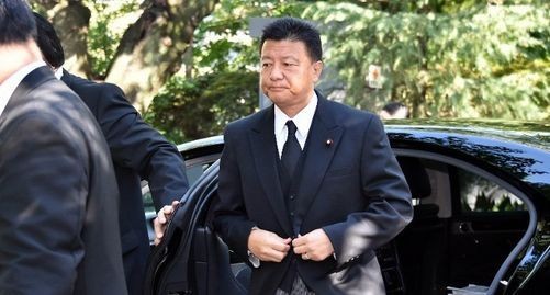 Zwei Minister Japans besuchen den umstrittenen Yasukuni-Schrein - ảnh 1