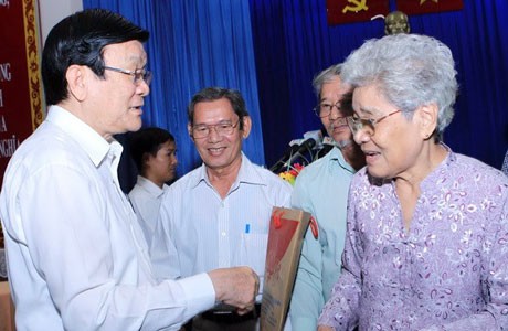 Staatspräsident Truong Tan Sang trifft Wähler des Stadtviertels Nr. 4 in Ho Chi Minh Stadt - ảnh 1