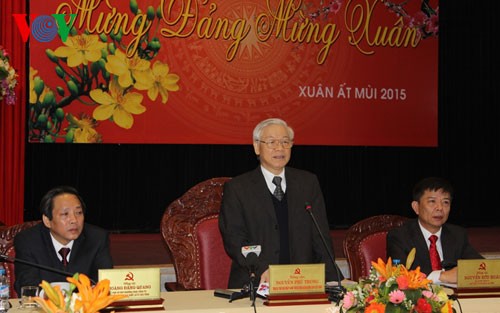 KPV-Generalsekretär Nguyen Phu Trong tagt mit Parteileitung der Provinz Quang Binh - ảnh 1