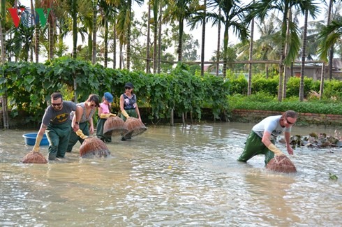 Auf dem Land in Quang Ninh: Bauern arbeiten als Reiseführer - ảnh 2