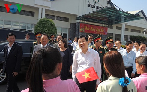 Neujahrsaktivität: Staatspräsident Truong Tan Sang besucht Provinz Tay Ninh - ảnh 1
