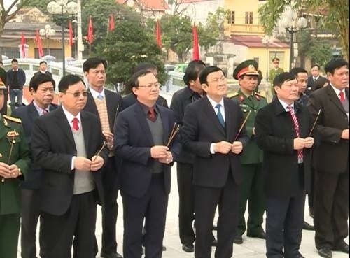 Staatspräsident Truong Tan Sang tagt mit Behörde der Provinz Bac Kan - ảnh 1