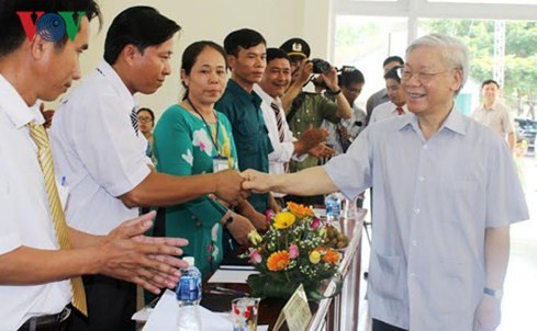 KPV-Generalsekretär Nguyen Phu Trong besucht Provinz Phu Yen - ảnh 1