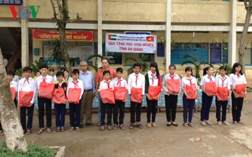 Mohamad Yousof hilft bedürftigen Kindern in Ho Chi Minh Stadt - ảnh 1
