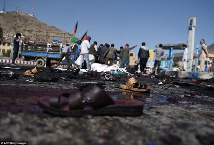 Afghanistan: IS-Milizen bekennen sich zu Bombenanschlag in Kabul - ảnh 1