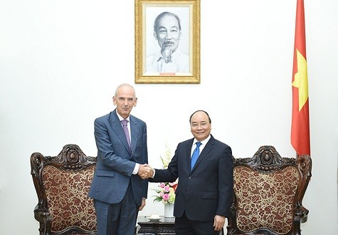 Vietnamesischer Premierminister empfängt Botschafter aus Portugal und Serbien - ảnh 1