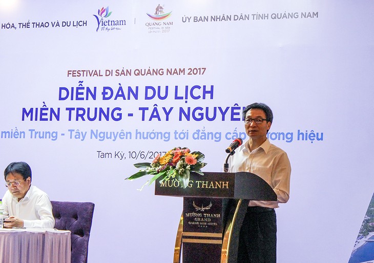  Markenzeichen des Tourismus in Zentralvietnam und im Hochland Tay Nguyen verbessern - ảnh 1