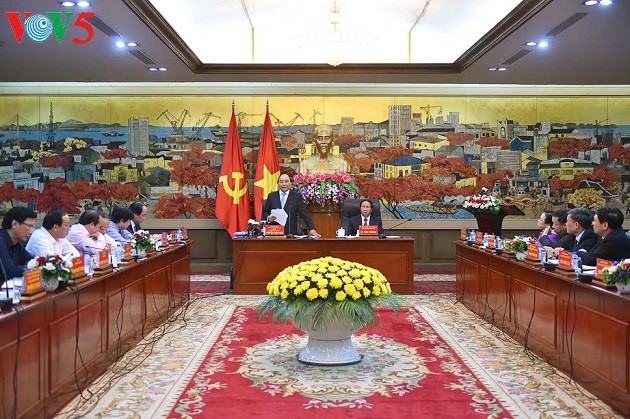 Premierminister fordert Hai Phong auf, die Infrastruktur zu entwickeln - ảnh 1