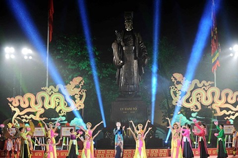 Hanoi veranstaltet zahlreiche Kunstaktivitäten zur Vorbereitung auf das Neujahrsfest Tet - ảnh 1