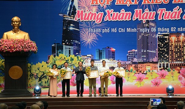 Ho Chi Minh Stadt veranstaltet Treffen zum Neujahr für Auslandsvietnamesen - ảnh 1