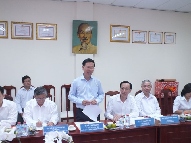 Leiter der Aufklärungsabteilung beglückwünscht Mitarbeiter der „Software-City” Quang Trung - ảnh 1