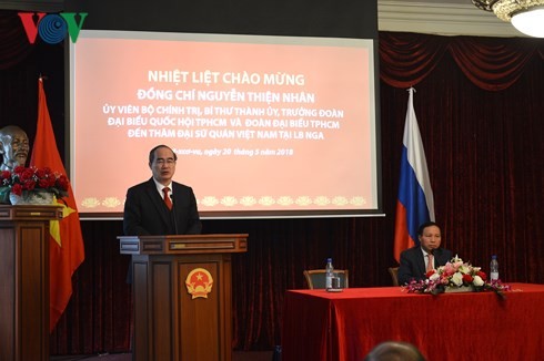 Parteisekretär in Ho Chi Minh Stadt Nguyen Thien Nhan besucht Russland - ảnh 1