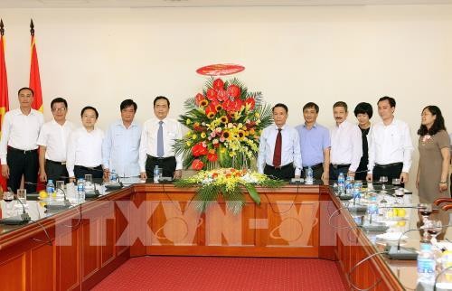 Vorsitzender der Vaterländischen Front Vietnams beglückwünscht Pressebehörde  - ảnh 1