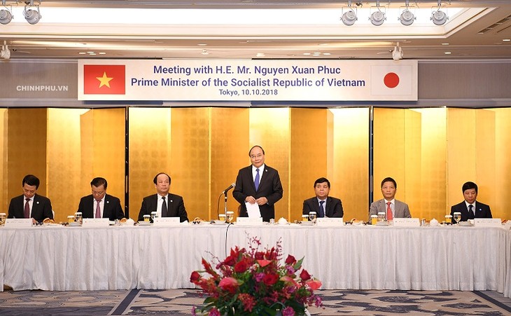 Premierminister Nguyen Xuan Phuc führt Gespräch mit führenden Unternehmen aus Japan - ảnh 1