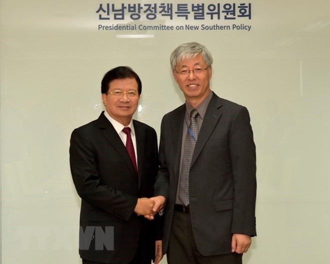 Aktivitäten des Vizepremierministers Trinh Dinh Dung in Südkorea - ảnh 1