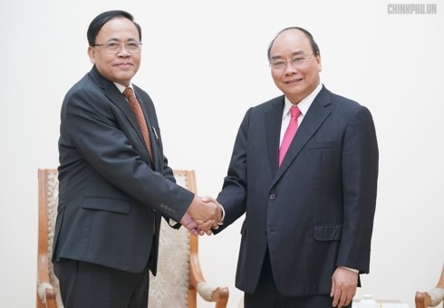 Premierminister Nguyen Xuan Phuc empfängt den Minister für internationale Zusammenarbeit Myanmars - ảnh 1