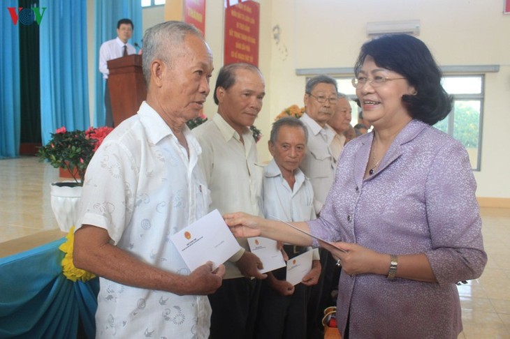 Vizestaatspräsidentin Dang Thi Ngoc Thinh besucht Provinz Tien Giang - ảnh 1