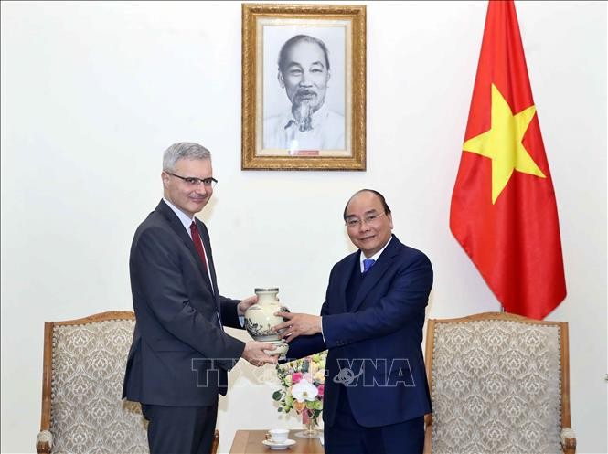 Premierminister Nguyen Xuan Phuc empfängt Botschafter aus Schweden und Frankreich - ảnh 2