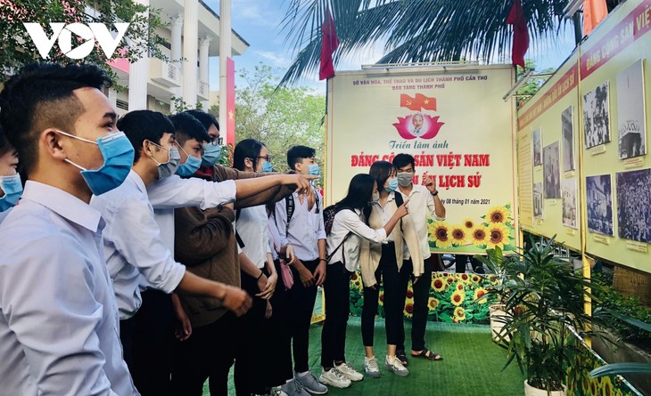 Can Tho: Eröffnung der Fotoausstellung “Kommunistische Partei Vietnams – Geschichtliche Meilensteine“ - ảnh 1