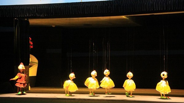 Vietnamesisches Puppentheater präsentiert neues Theaterstück “Ich liebe Mutter“ - ảnh 1