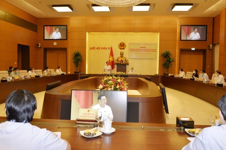 Parlament und Vaterländische Front Vietnams werden Wahlgesetz weiter vervollkommnen - ảnh 1