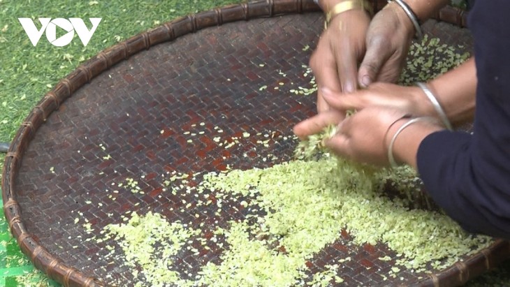 Aromatische grüne Reisflocken Khau Tan Don - ảnh 1