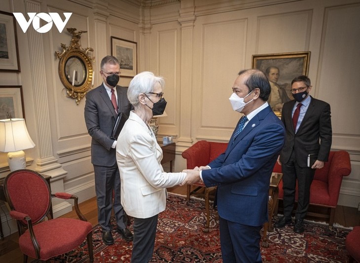 Botschafter Nguyen Quoc Dung trifft Vertreterin des US-Außenministeriums - ảnh 1