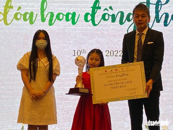 8-jähriges Mädchen in Hanoi gewinnt Sonderpreis beim Wettbewerb zum Schreiben von Volksmärchen - ảnh 1