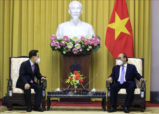 Staatspräsident Nguyen Xuan Phuc empfängt den Vorsitzenden des südkoreanischen Kreditgarantiefonds - ảnh 1