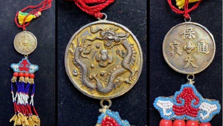 Versteigerung vieler Antiquitäten der Nguyen-Dynastie in Frankreich  - ảnh 1