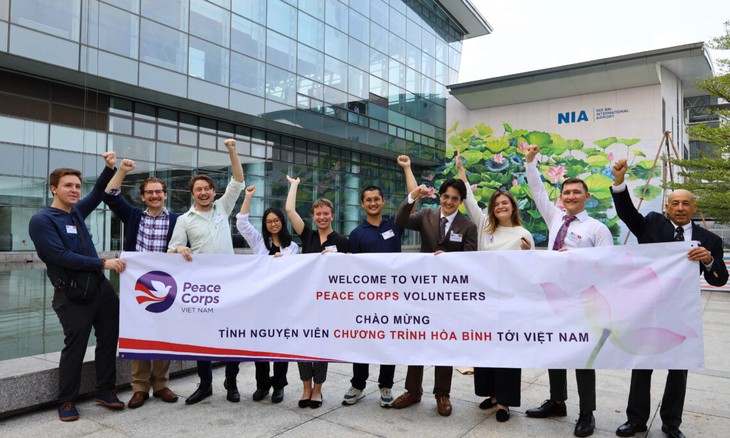 Erste Freiwillige des Friedenscorps kommen in Vietnam an - ảnh 1