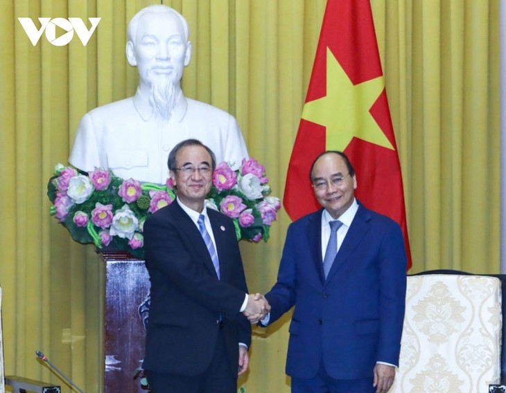 Staatspräsident Nguyen Xuan Phuc empfängt den Gouverneur der japanischen Präfektur Niigata - ảnh 1