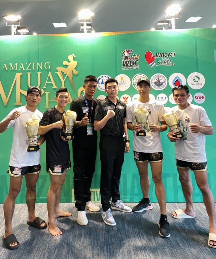 Vier vietnamesische Kämpfer gewinnen Meistertitel bei Muay-Thai-Festival in Thailand - ảnh 1