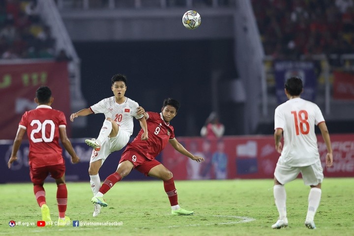 Indonesiens Zeitung überrascht von dem Sieg der U20-Fußballmannschaft Vietnams gegen Saudi-Arabien - ảnh 1