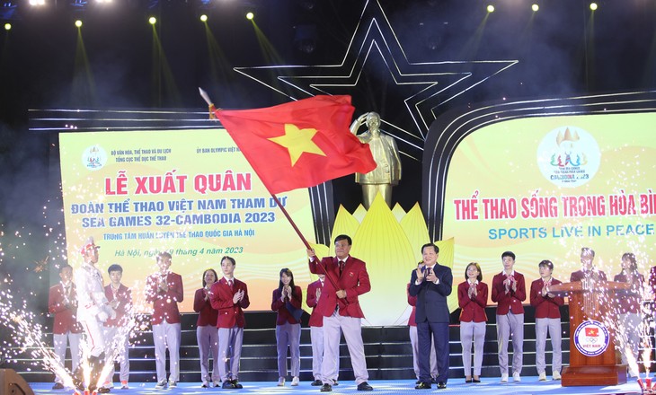 Zeremonie zur Ermutigung der vietnamesischen Sportler vor Reise für SEA Games 32 - ảnh 1