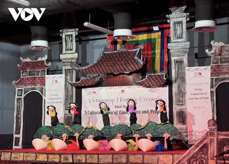 Abend des vietnamesischen Erbes: Vietnamesische Kultur in Paris ehren - ảnh 1